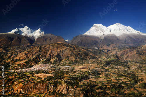 Huascaran Peak  6768m  in Cordiliera Blanca  Peru  South America