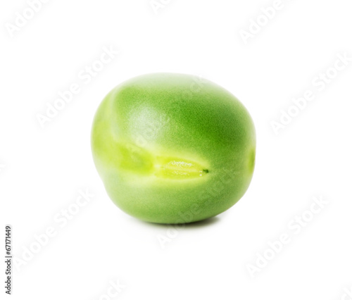 Fotografia green pea isolated on the white background