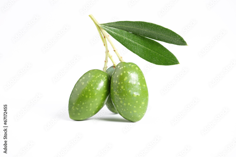Tre olive verdi in piedi Tre olive verdi in piedi