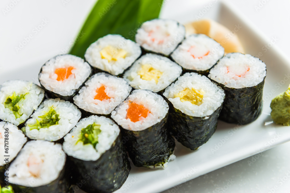 Sushi roll Sushi roll