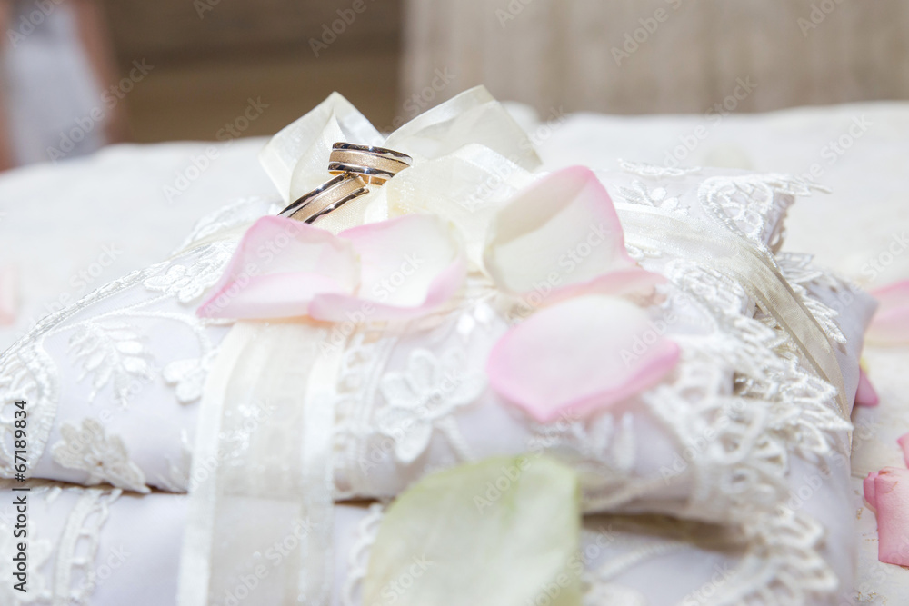 Wedding ring on wedding decoration Wedding ring on wedding decoration