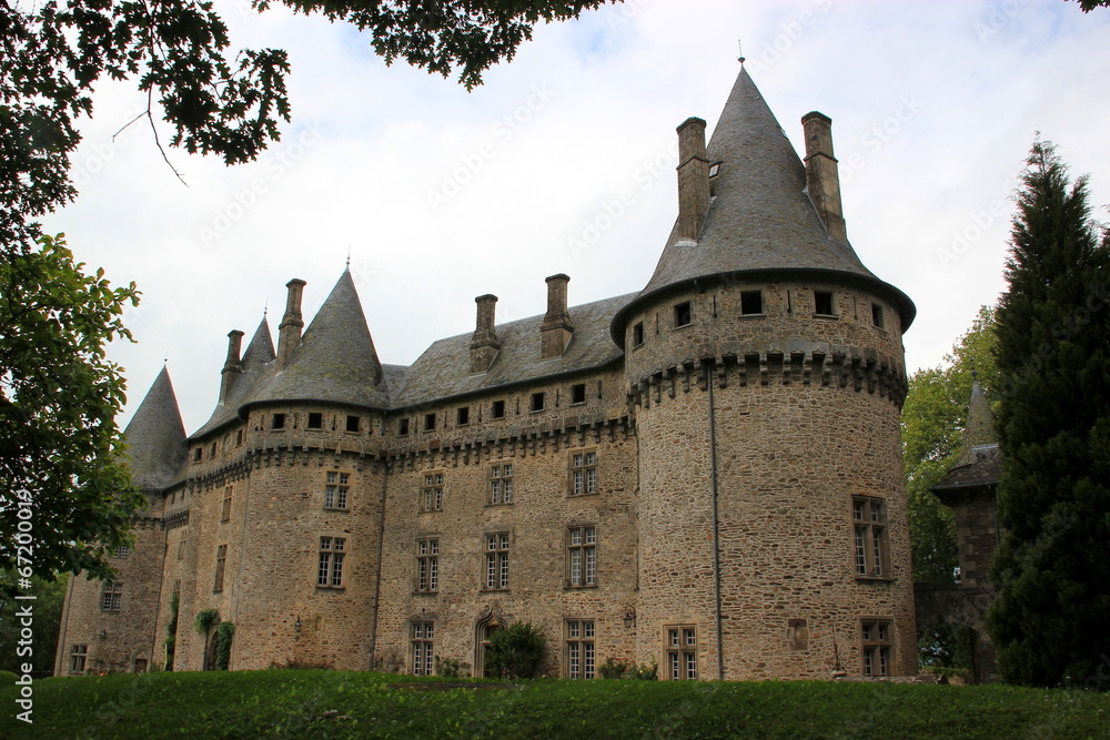 Château de Pompadour.(Corrèze)