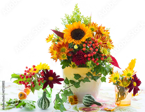 Fototapeta Naklejka Na Ścianę i Meble -  Autumnal flowers