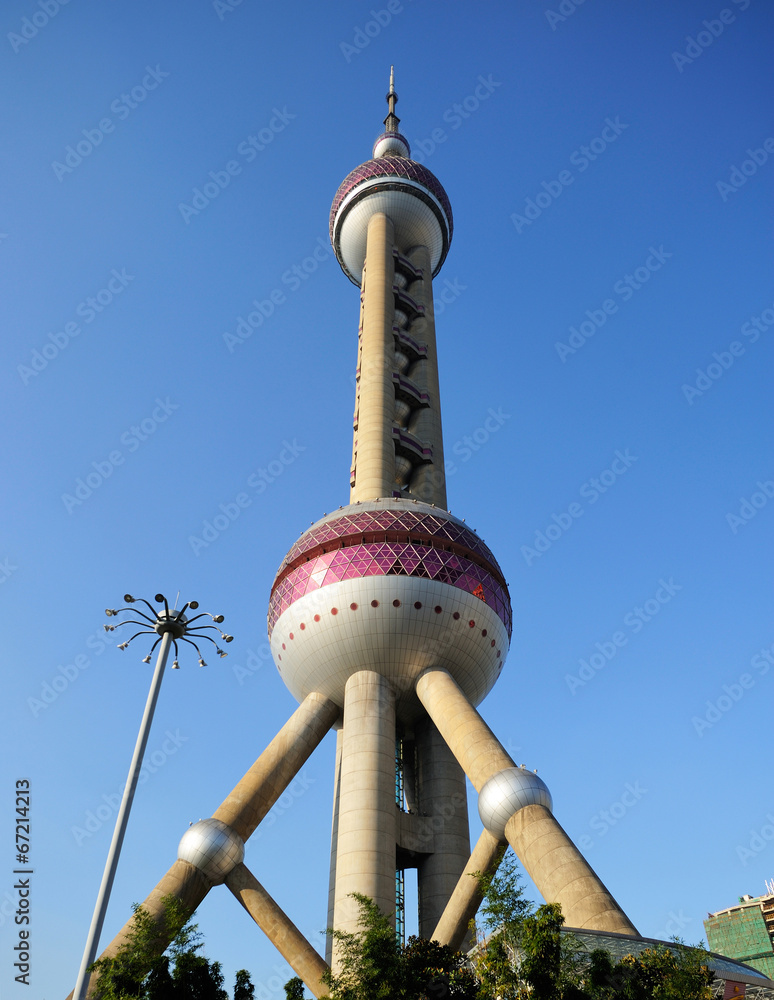 Fototapeta premium Oriental Perl tower in Shanghai