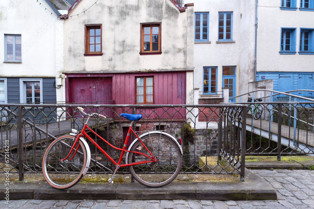 Vélo Vintage dans le Quartier Saint-Leu à Amiens