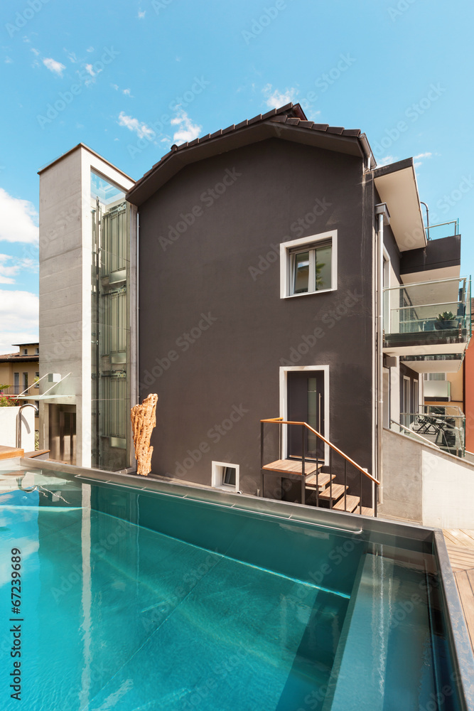 House, swimming pool