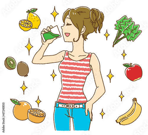 スムージーを飲む女性(ボーダー柄タンク)