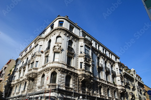 Architecture, façade d'immeuble, ville de Nice © elophotos