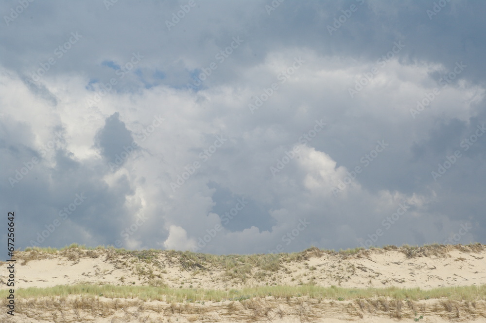 Unwetterwolken am Strand von Lacanau Ozean 1
