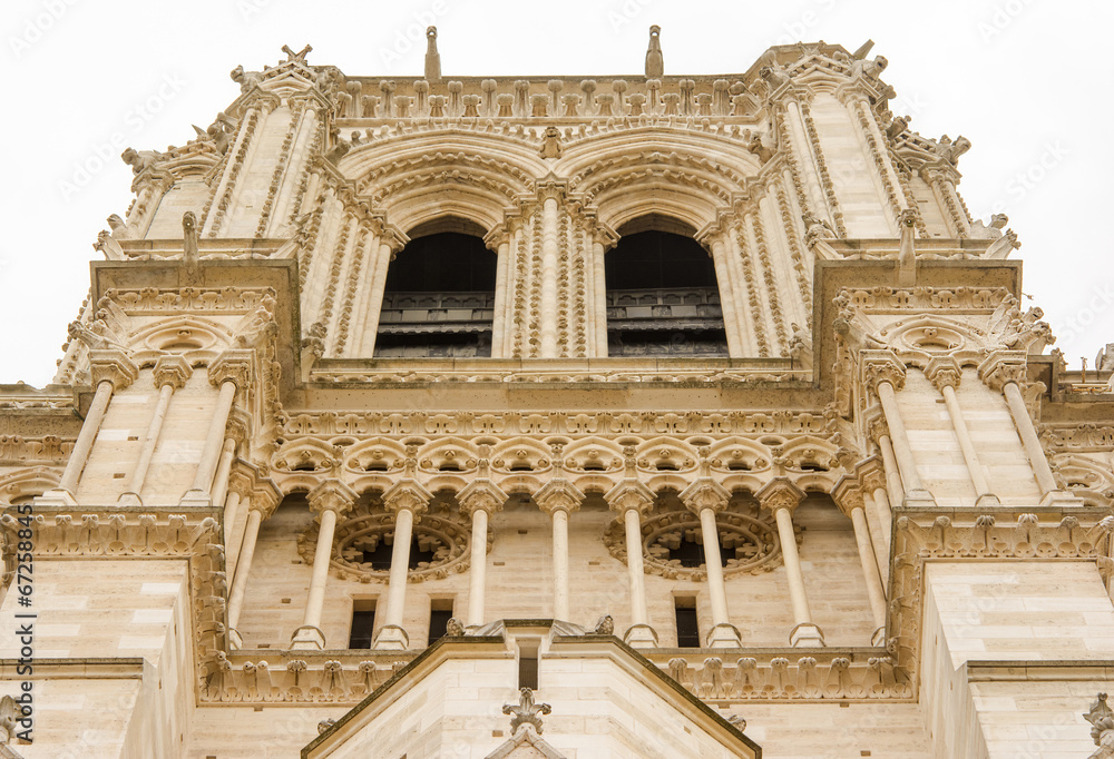 Obraz premium Notre Dame de Paris facade detail
