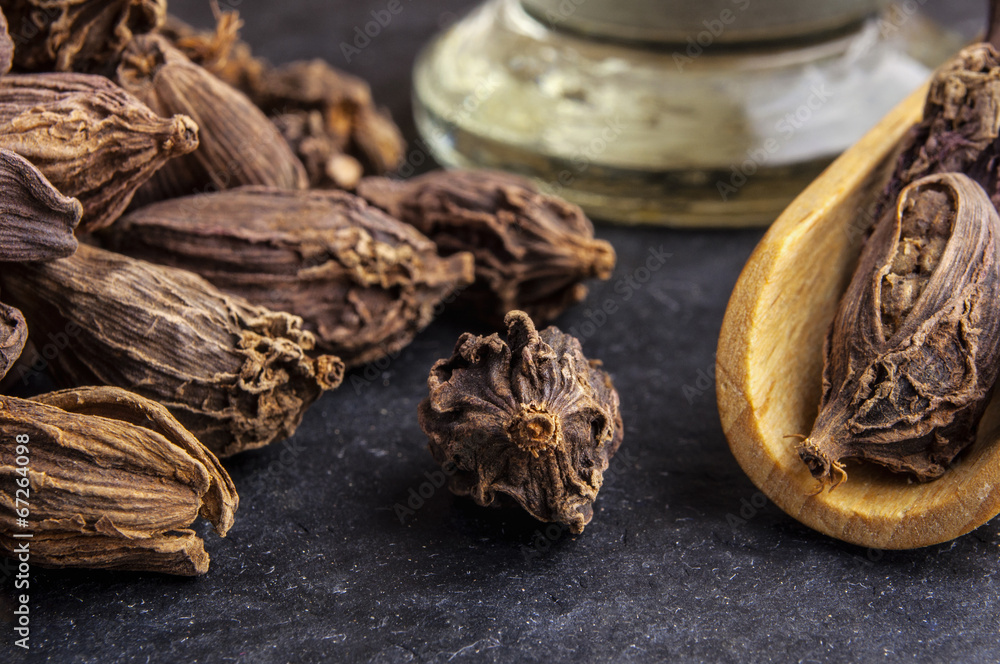 Black cardamom pods Black cardamom pods