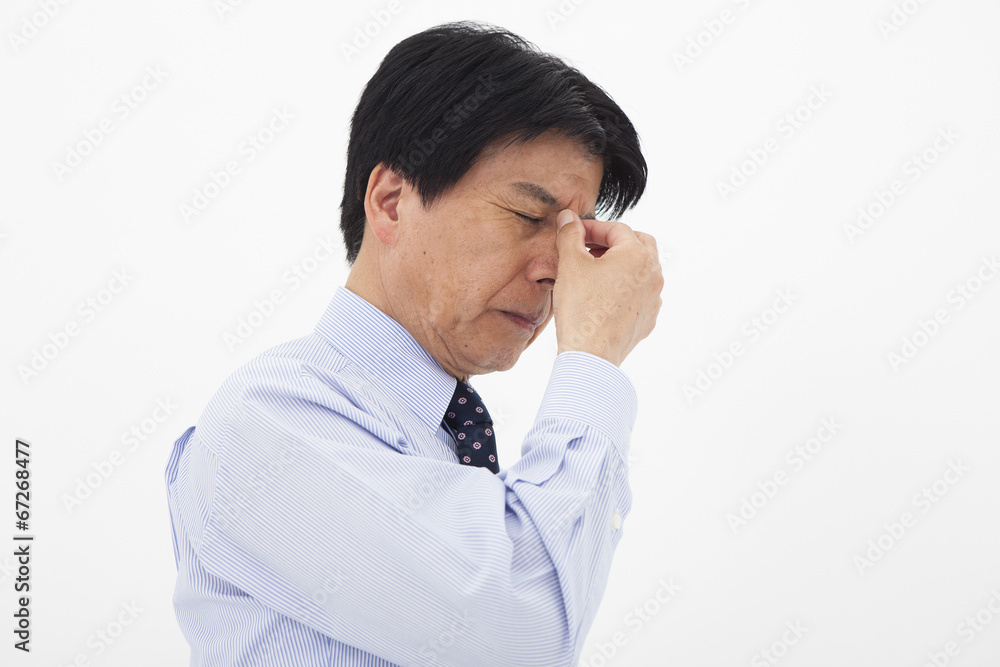 スーツを着た男性