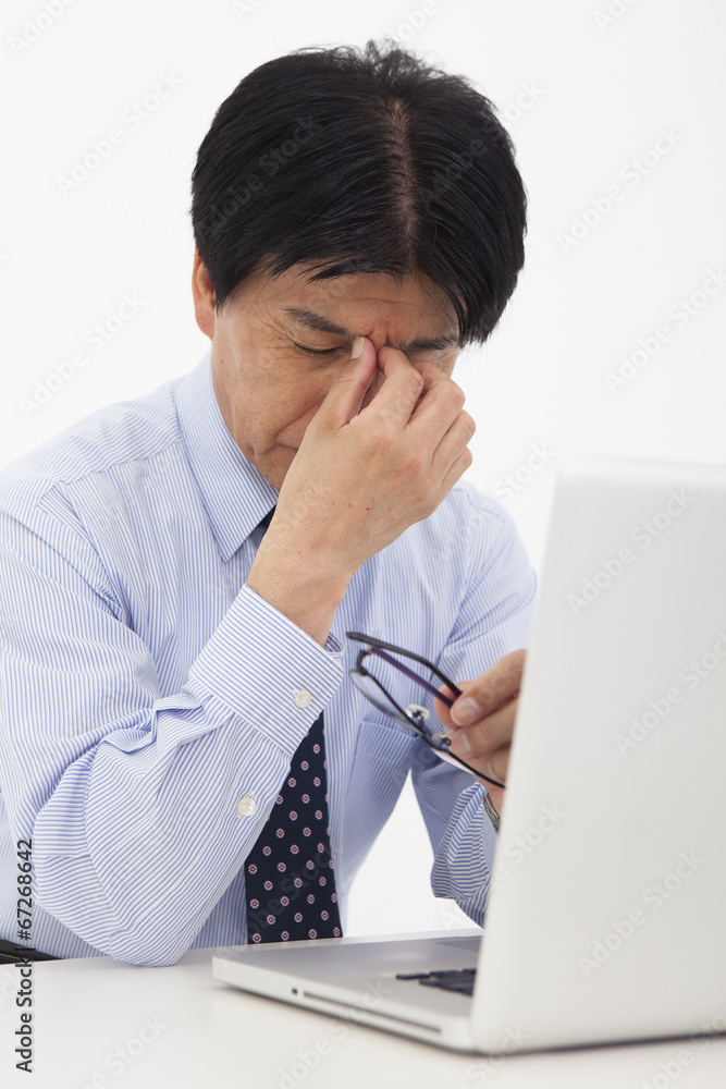 スーツを着た男性 スーツを着た男性