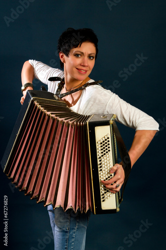 brunette with assordion