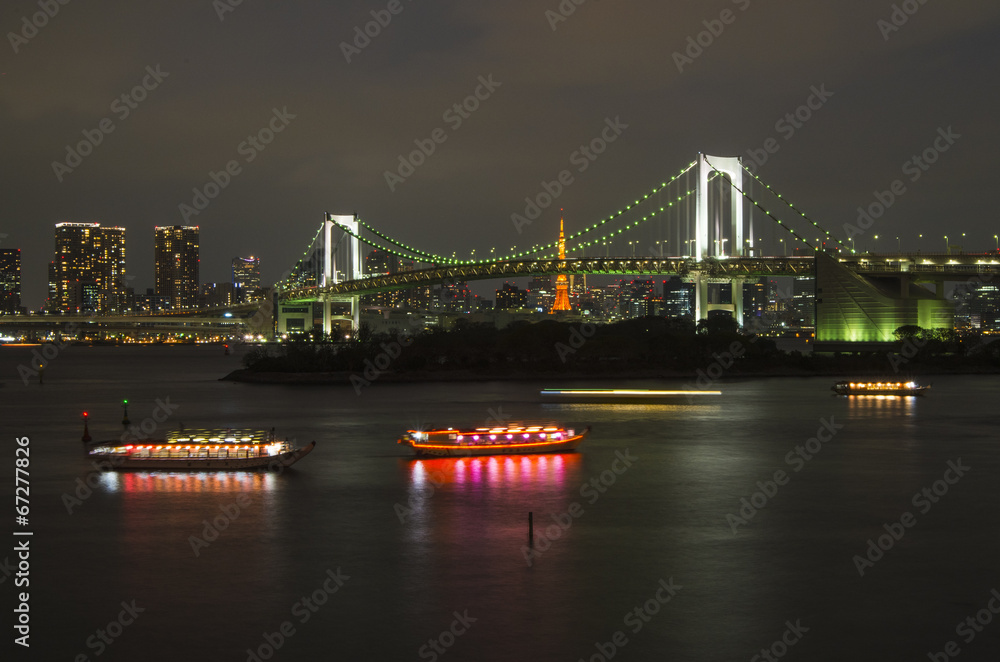 Fototapeta premium レインボーブリッジと東京湾