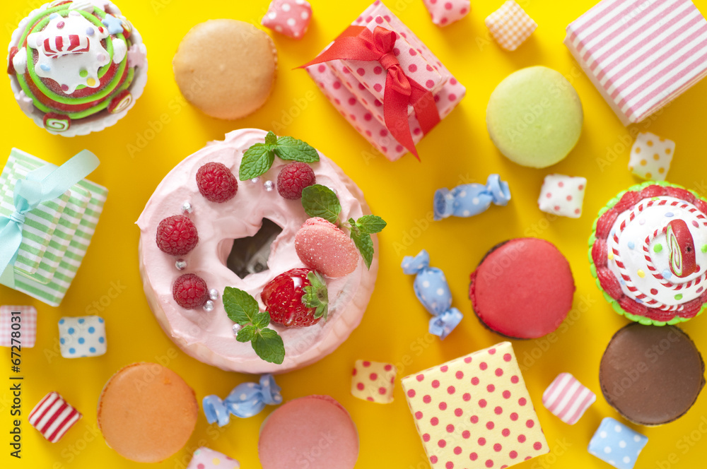 スイーツ ケーキ 雑貨 カラフル 背景素材 Stock Photo Adobe Stock スイーツ ケーキ 雑貨 カラフル 背景素材 Stock Photo Adobe Stock
