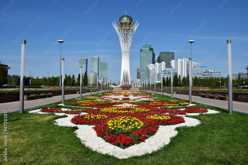 Ταπετσαρία The BAITEREK tower in Astana / Kazakhstan
