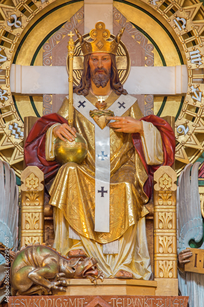 Fototapeta premium Vienna - modern Christ the King statue in Carmelites church