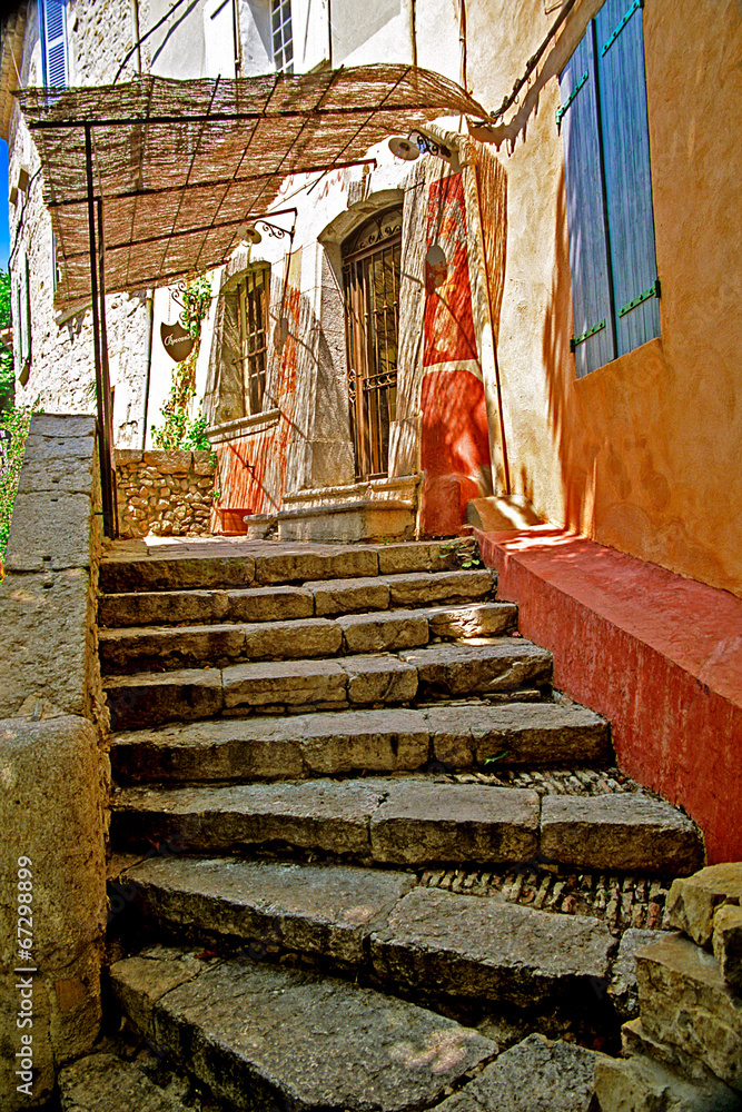 Fototapeta LA CADIERE D’AZUR ( 83 Var ), Escalier de pierre et mur d'ocre