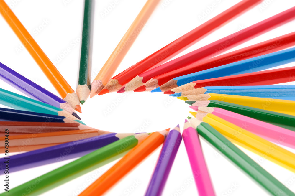 Naklejka premium multicolored pencils isolated on white background