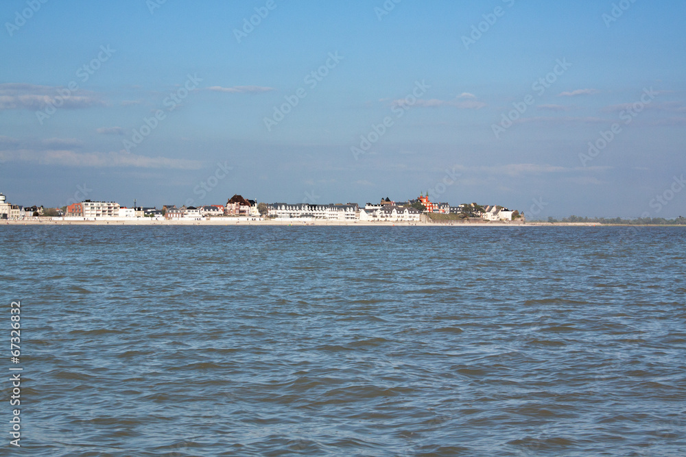 Le Crotoy dans la Somme en Picardie vu de la mer