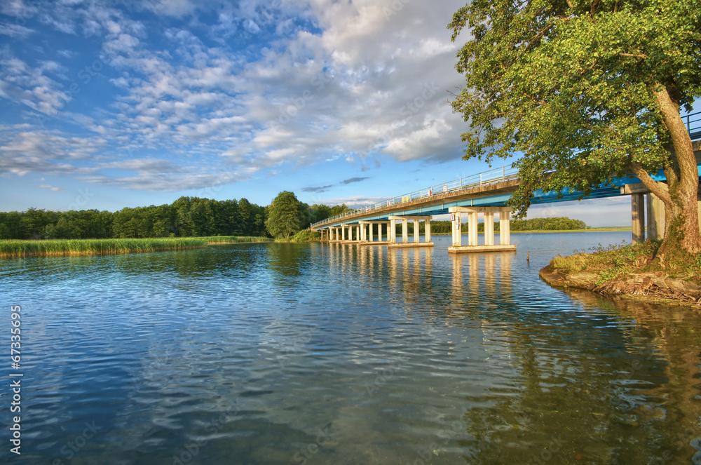 Fototapeta premium Bridge on lake