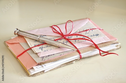 liebesbrief paket, gebündelt mit stift