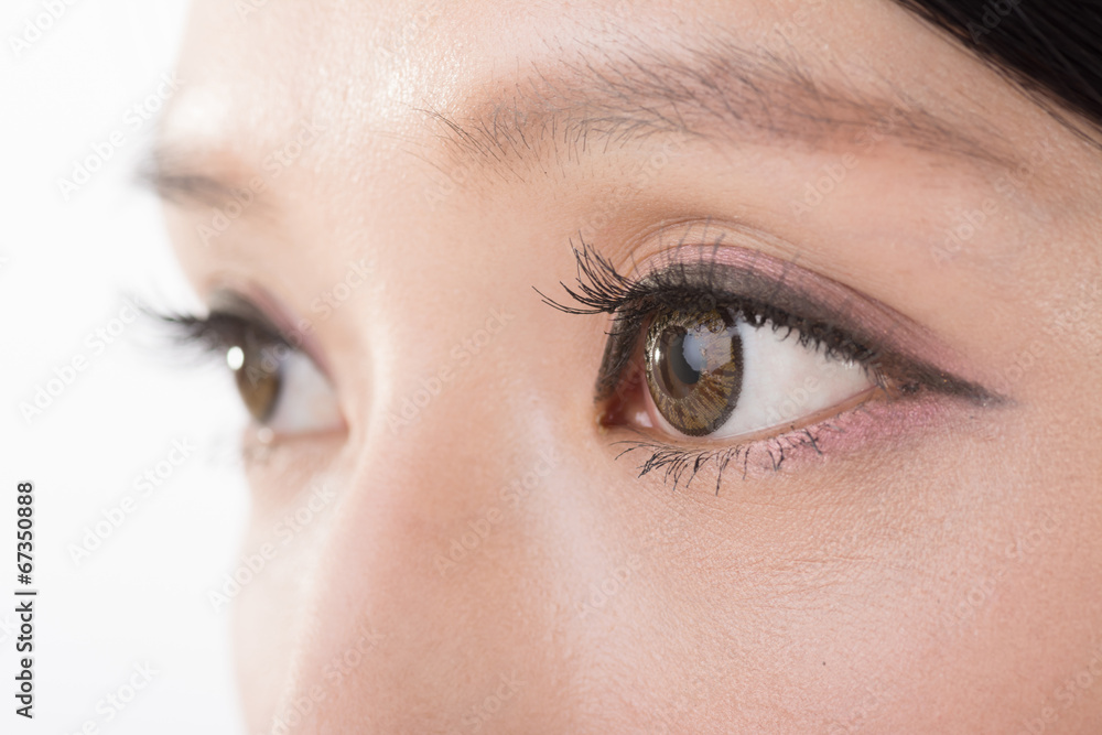 Obraz premium Oczy azjatyckiej kobiety