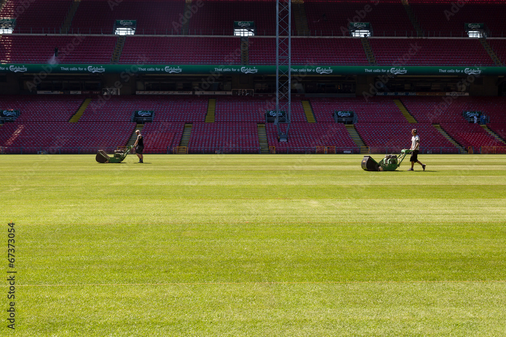Obraz premium Greenkeepers at Parken national stadium