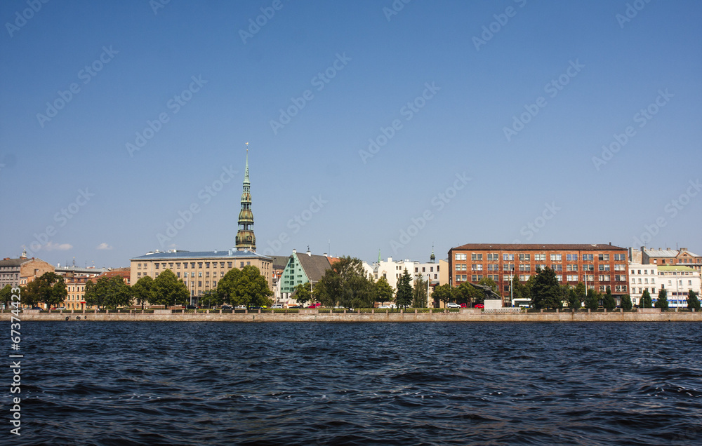 Obraz premium View Riga from the River Daugava