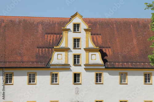 Obraz na plátne Ein Haus mit einem Giebel