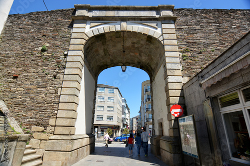 entrada en la muralla de la ciudad de lugo photo