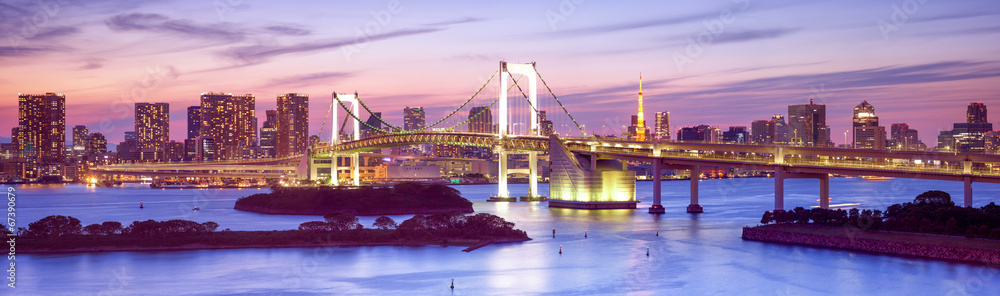 Naklejka premium Rainbow Bridge in Tokyo