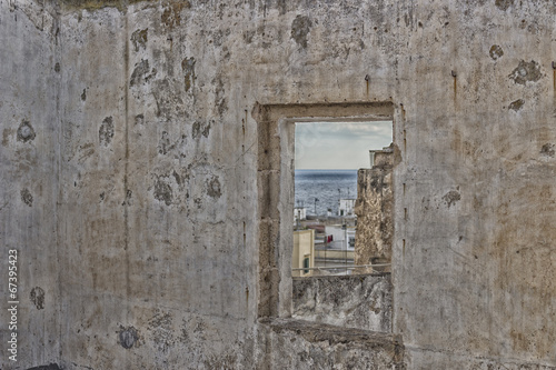 Square window on Doxi Stracca Fontana Palace in Gallipoli (Le) © Vivida Photo PC