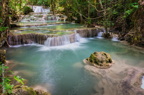 Fototapeta Naklejka Na Ścianę i Meble -  Huay mae kamin large waterfall in Kanchanaburi, Thailand