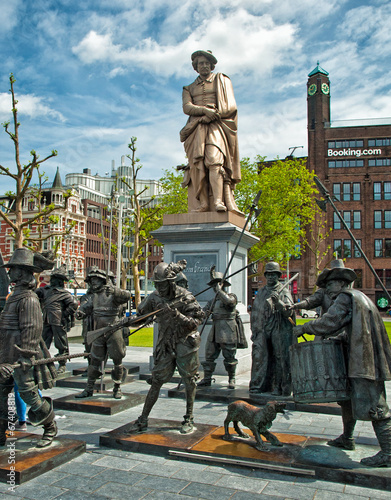 Rembrandt statue on Rembran...