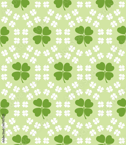 Seamless decorative floral pattern with clover