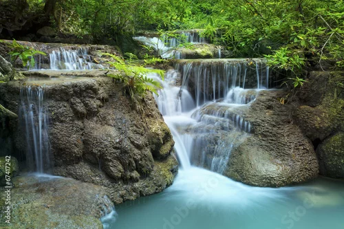 Obraz wapień kamień wodospad w arawan wodospad park narodowy kanchan