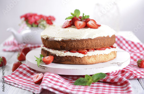 Delicious biscuit cake with strawberries