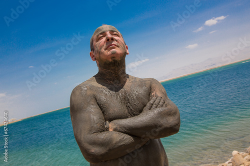 Skin diseases treatment with Dead Sea mud