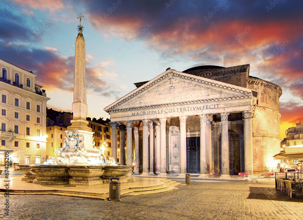 Rome - fountain from Piazza della Rotonda and Pantheon in mornin