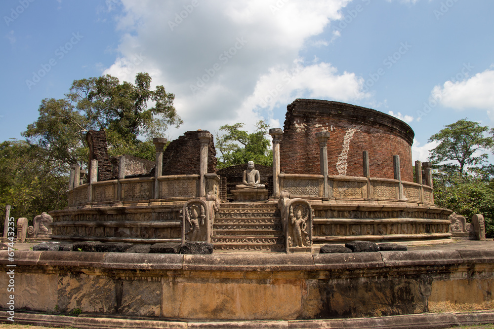 Fototapeta premium Temple ruins, Polonnaruwa, Sri Lanka