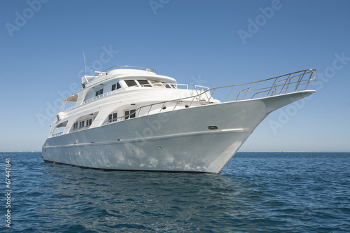 Private motor yacht at sea © Paul Vinten