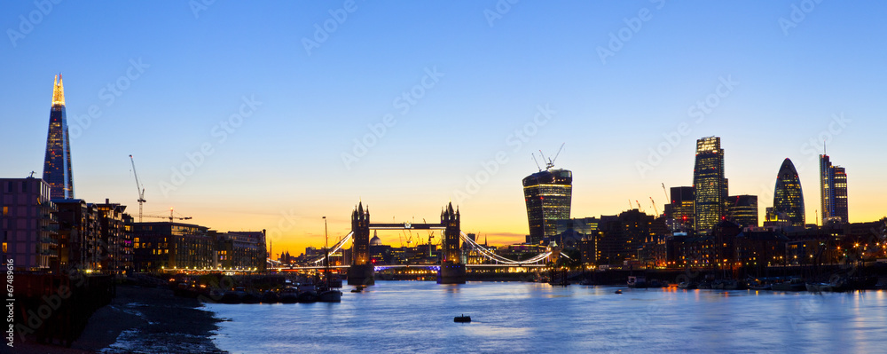 London Skyline Panoramic - obrazy, fototapety, plakaty 
