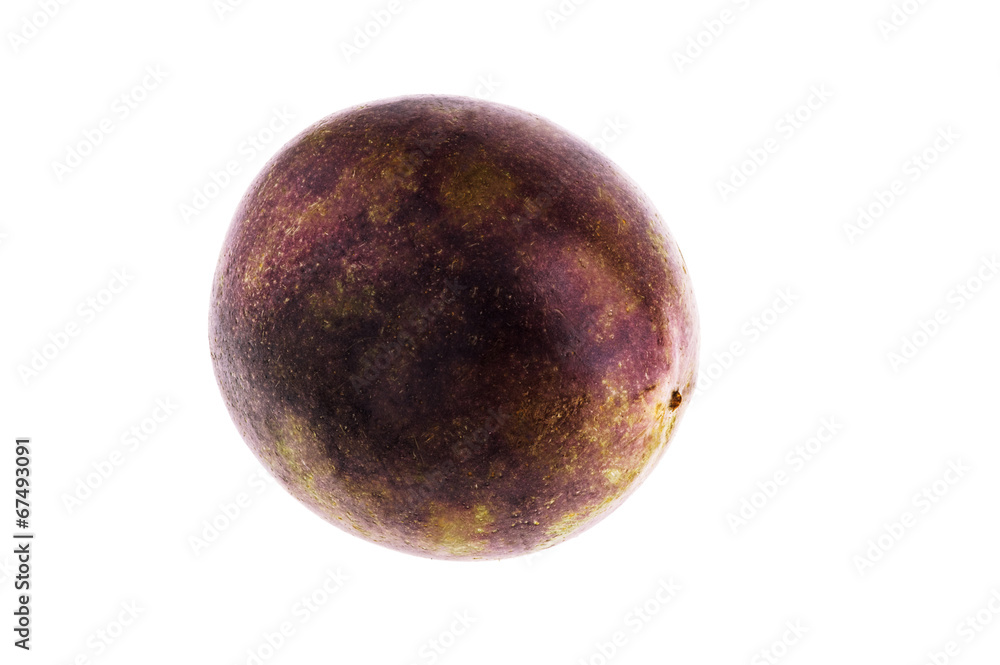 Fototapeta premium Passion fruit isolated on white background with clipping path