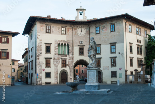 Torre del Conte Ugolino in Piazza dei Cavalieri, Pisa photo