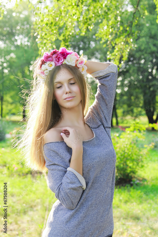 young woman in the forest - obrazy, fototapety, plakaty 