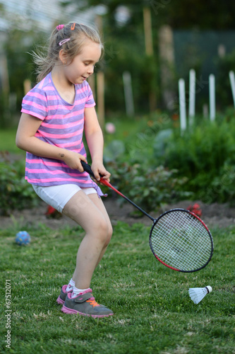 fille jouant tennis