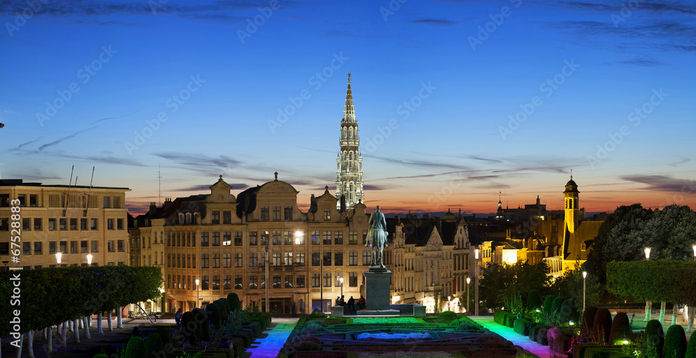 Obraz premium Evening panorama of Brussels