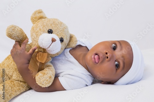 Adorable baby boy with teddy © WavebreakMediaMicro